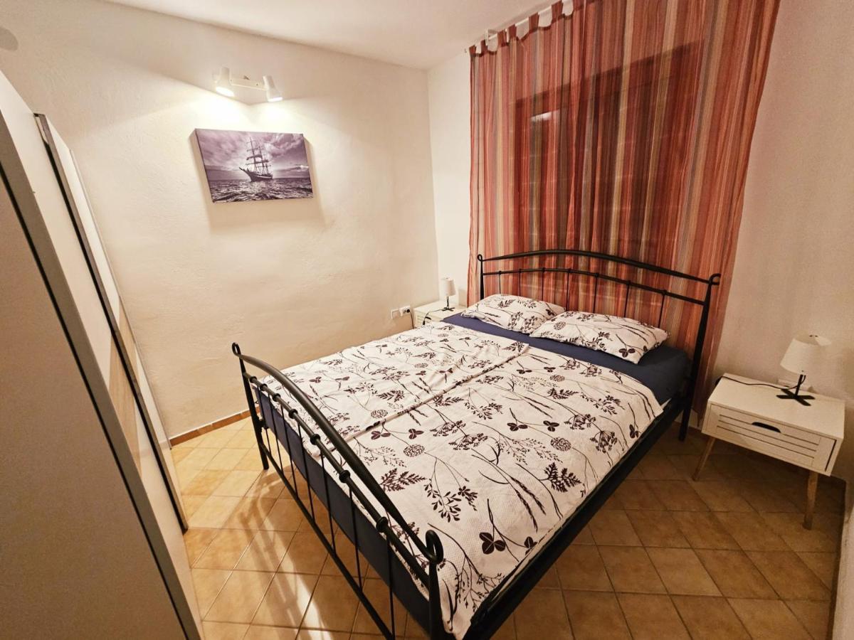 Apartman Mihaela Vrsi Eksteriør billede